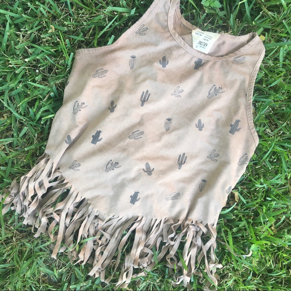 Sooo cute southern, hippie, boho tank with fringe!